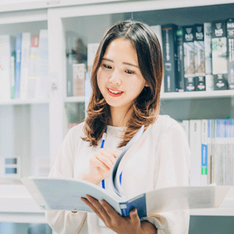 オフィスの女性